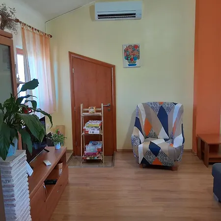 Apartment Tila In